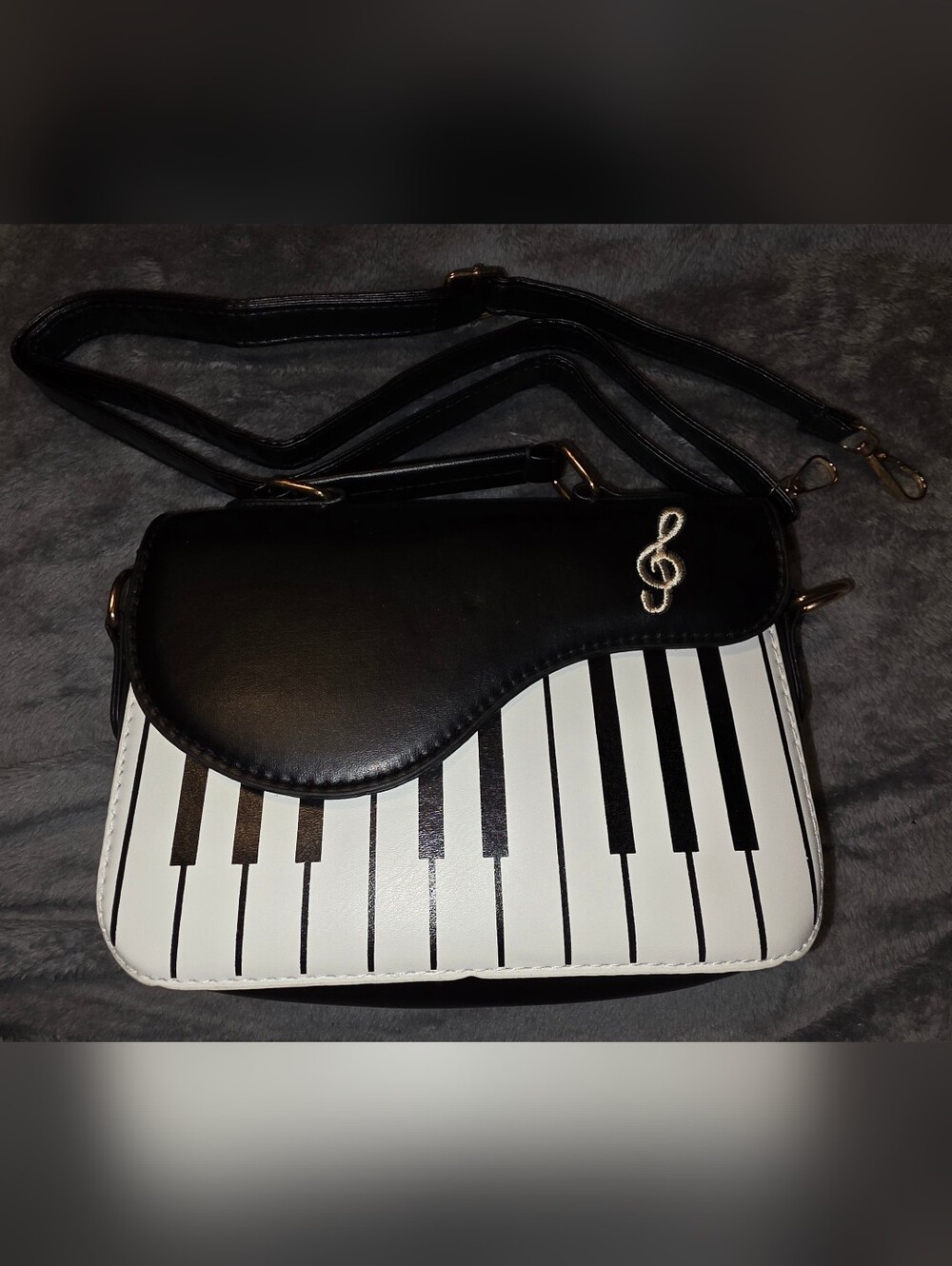 NWOT Women's Black & White Piano Keyboard Crossbody Bag